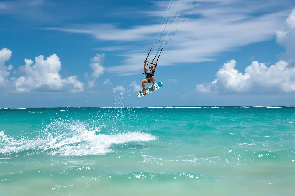 Curso de kitesurf en fin de semana: ¿Se puede aprender en 2 días en Tarifa?