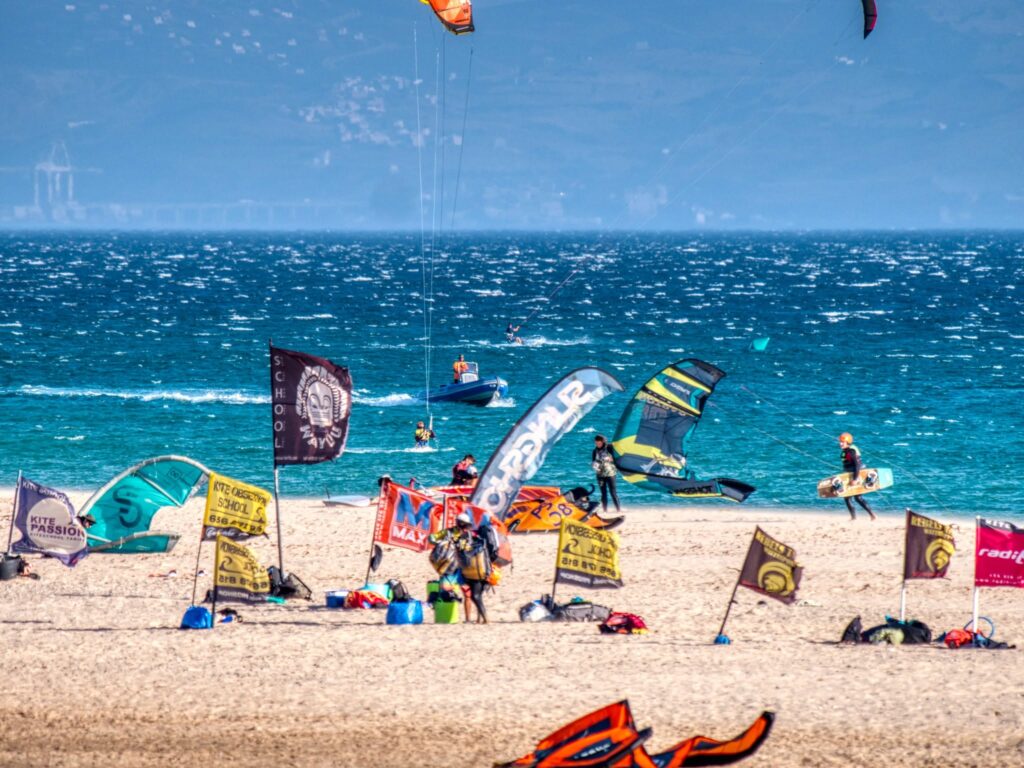 Guía definitiva para elegir playa y tamaño de cometa en Tarifa